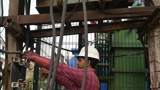 Storm Causes Power Outages Across Several Neighborhoods